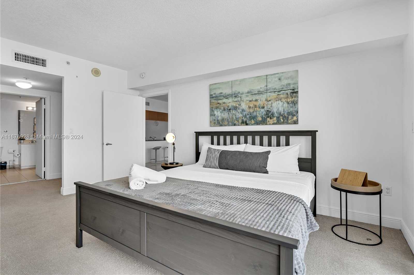 Small Image of 1750 NORTH BAYSHORE DR #5310, Miami Number 21