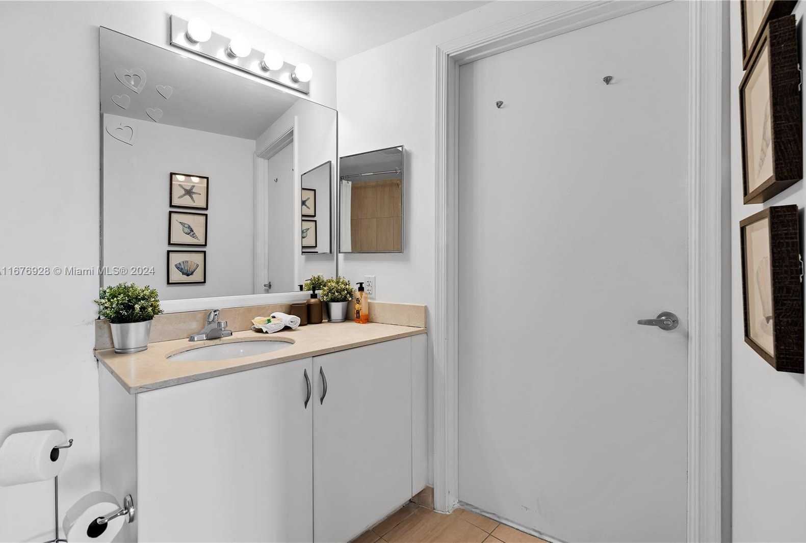 Small Image of 1750 NORTH BAYSHORE DR #5310, Miami Number 24