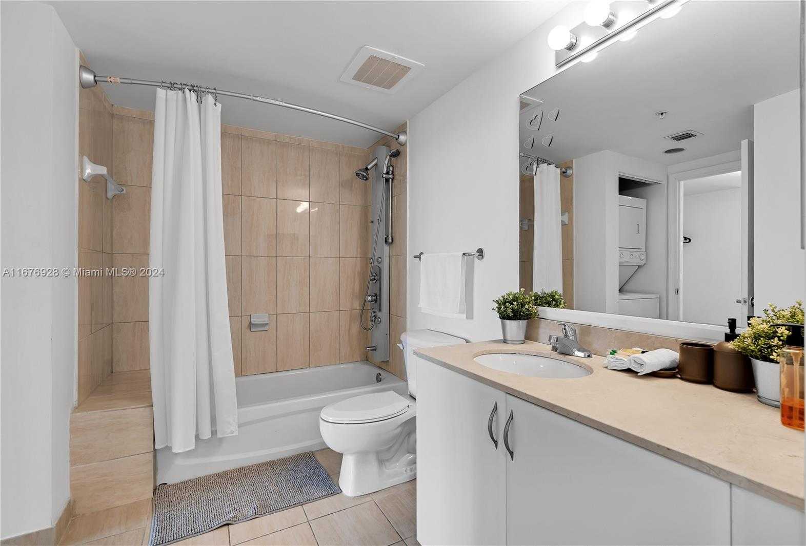 Small Image of 1750 NORTH BAYSHORE DR #5310, Miami Number 25