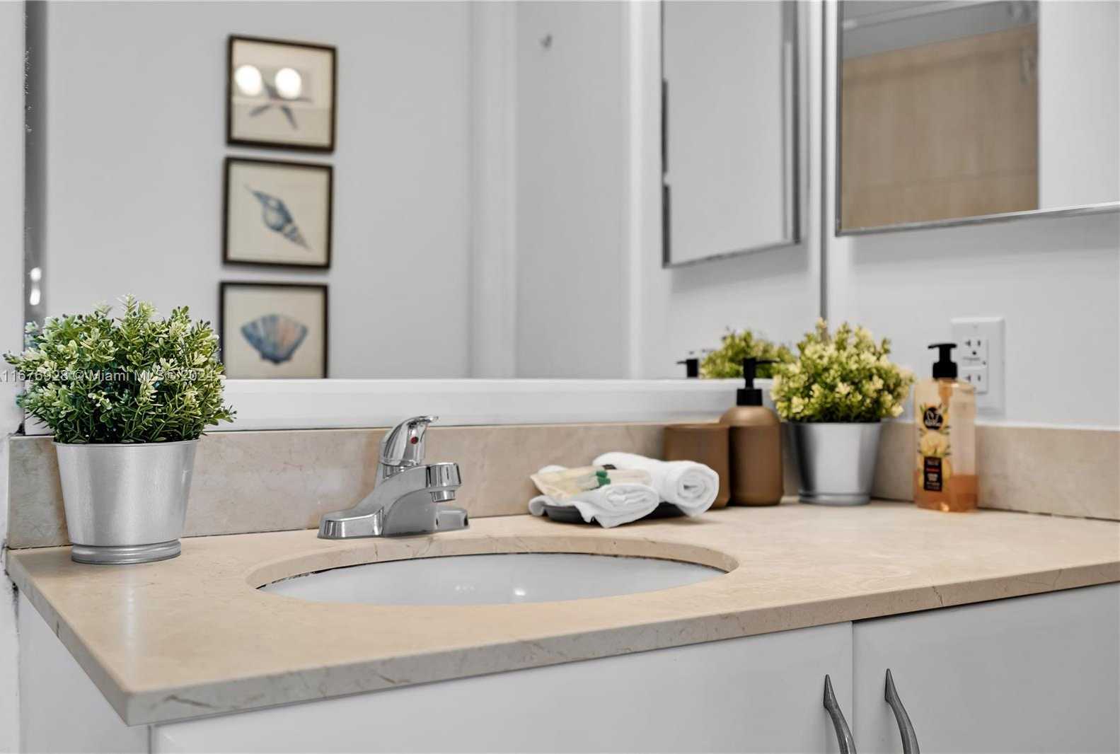 Small Image of 1750 NORTH BAYSHORE DR #5310, Miami Number 30