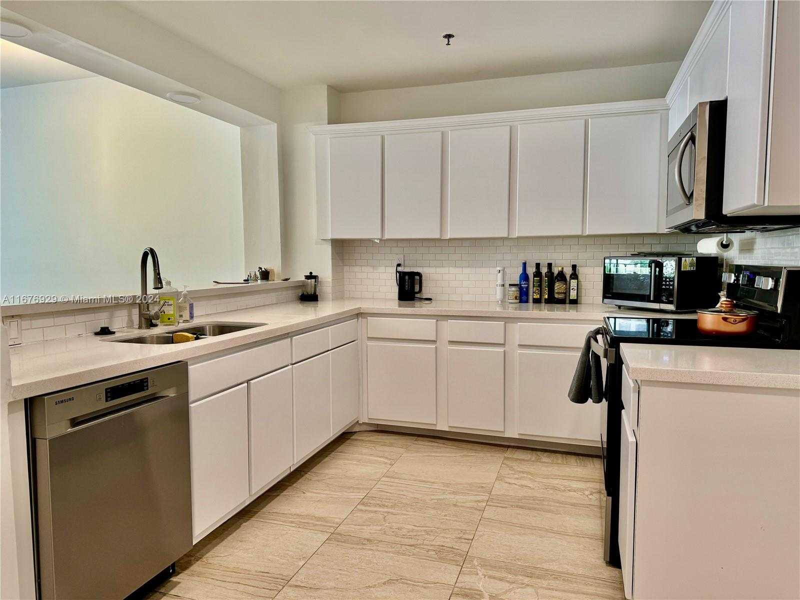 Small Image of 201 CRANDON BLVD #324, Key Biscayne Number 12
