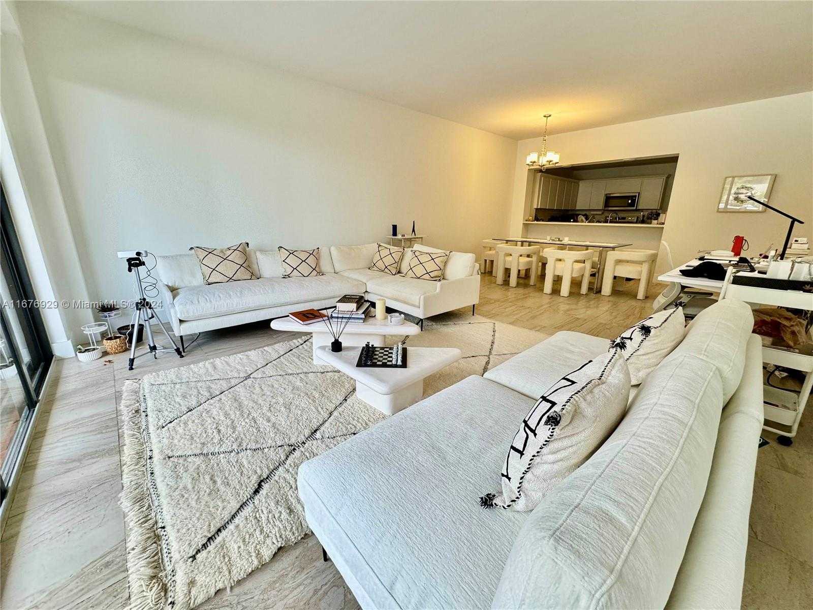 Small Image of 201 CRANDON BLVD #324, Key Biscayne Number 6