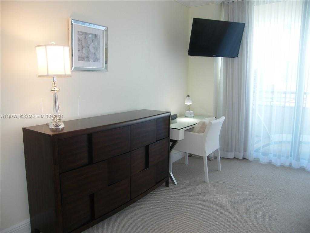 Small Image of 3350 SOUTH WEST 27 AVE #1003, Coconut Grove Number 6