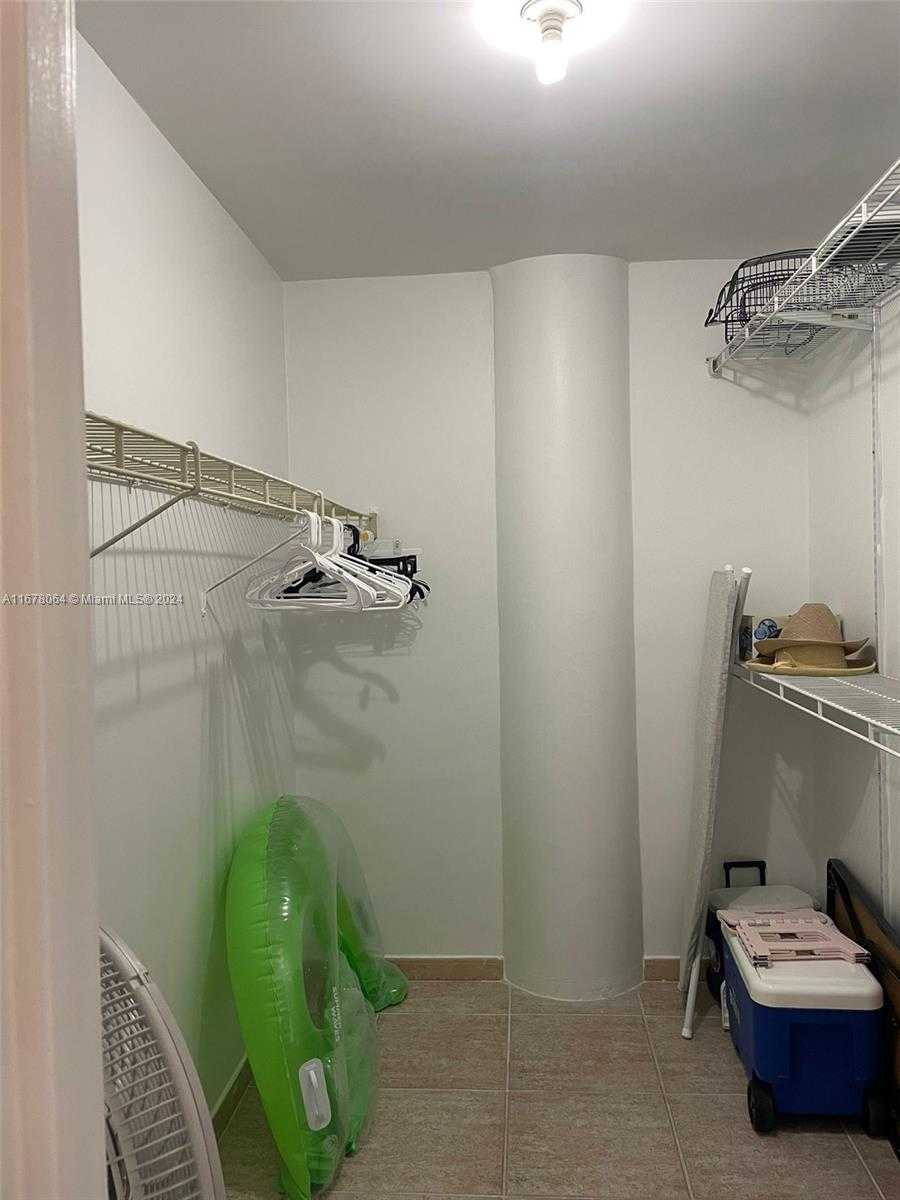 Small Image of 3725 SOUTH OCEAN DR #1404, Hollywood Number 29