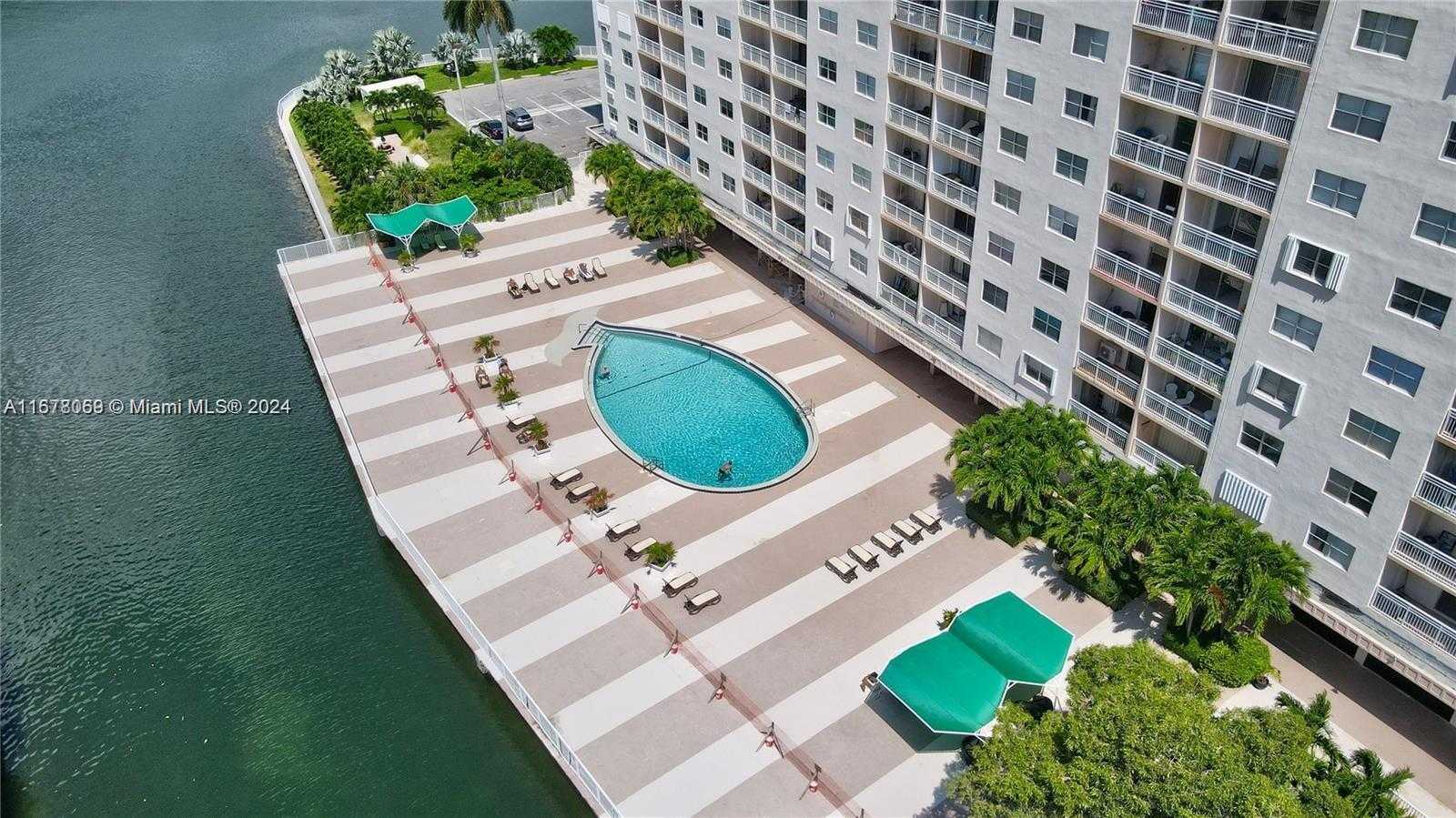 Small Image of 400 KINGS POINT DR #1031, Sunny Isles Beach Number 10
