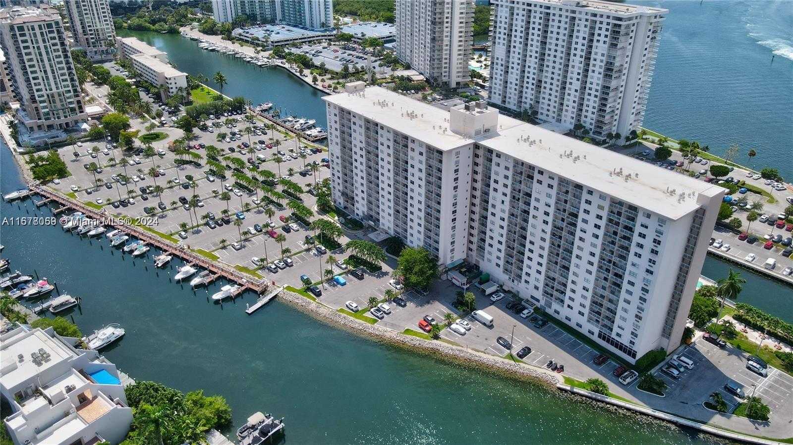 Small Image of 400 KINGS POINT DR #1031, Sunny Isles Beach Number 12
