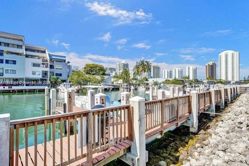 Small Image of 400 KINGS POINT DR #1031, Sunny Isles Beach Number 7