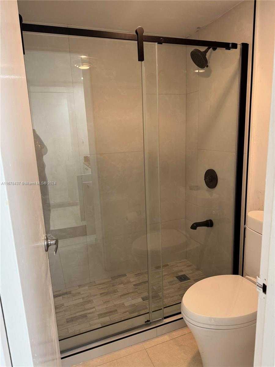 Small Image of 5001 COLLINS AVE #16E, Miami Beach Number 13