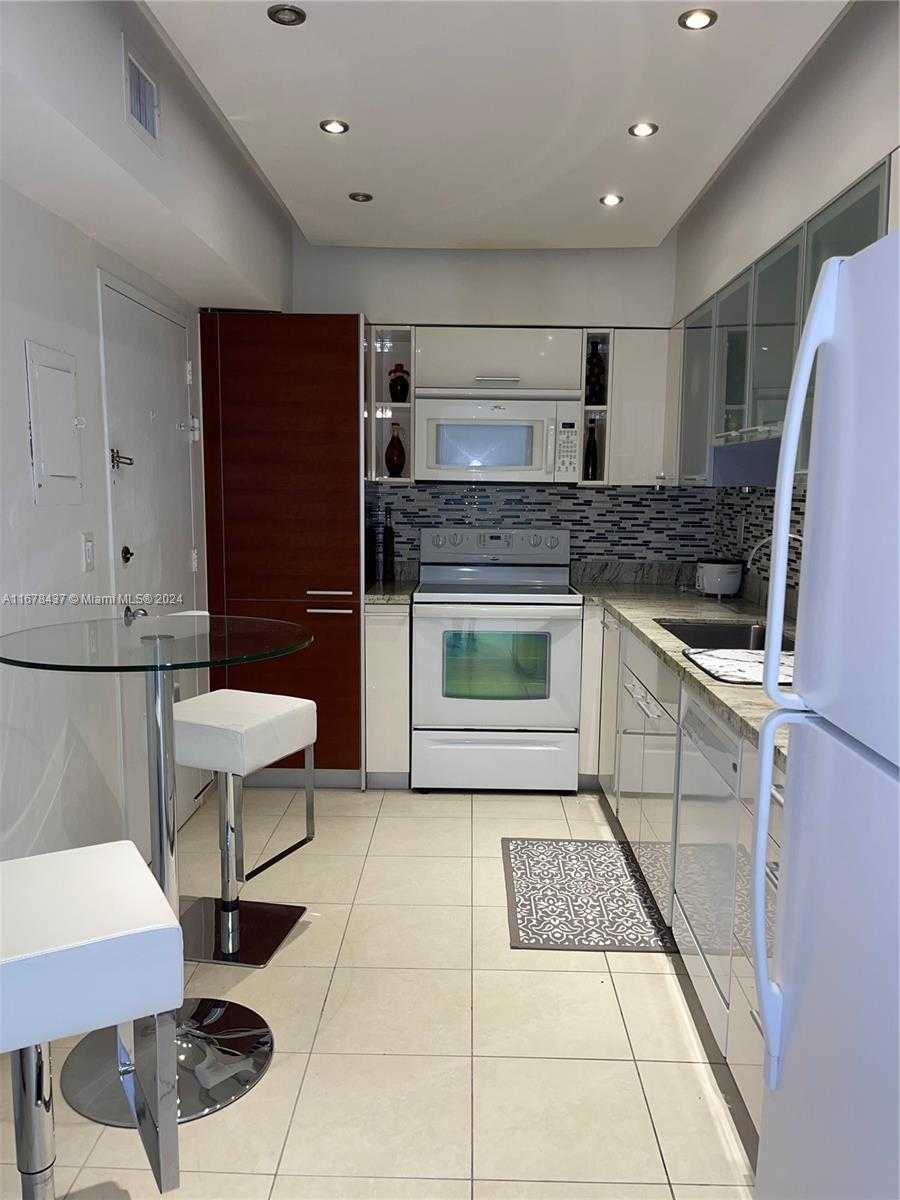 Small Image of 5001 COLLINS AVE #16E, Miami Beach Number 7