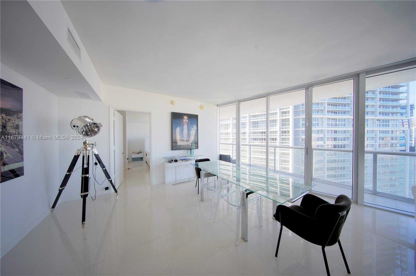 Small Image of 495 BRICKELL AVE #4004, Miami Number 12