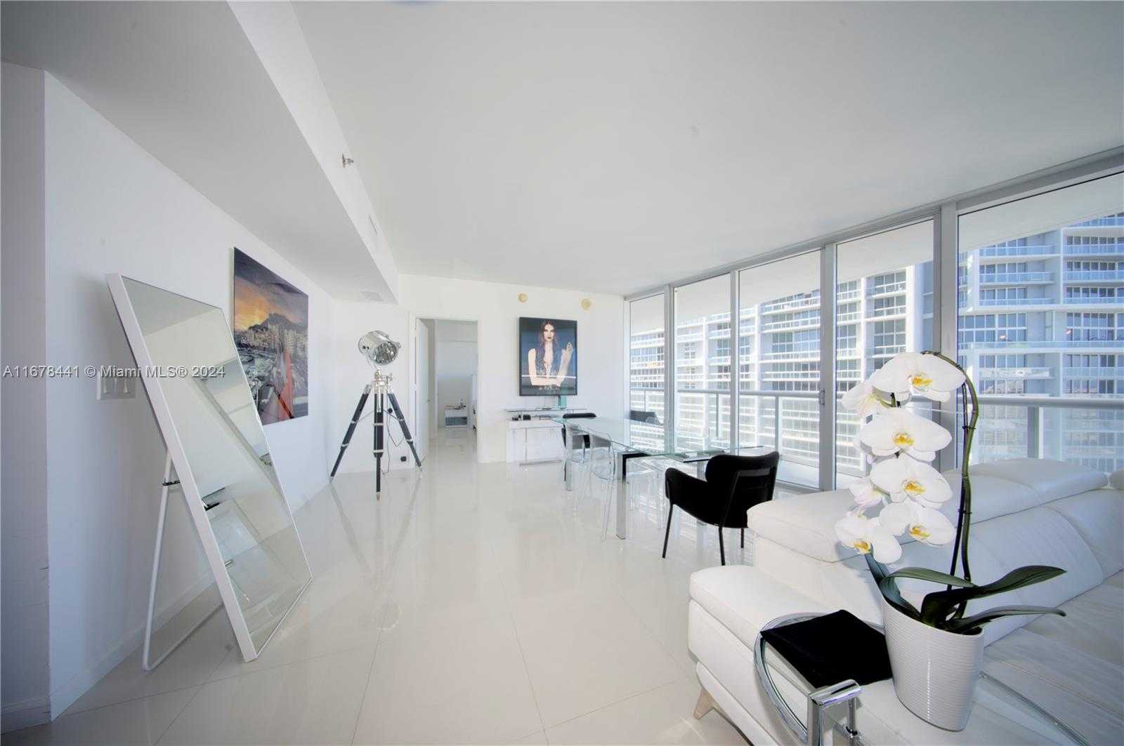 Small Image of 495 BRICKELL AVE #4004, Miami Number 14