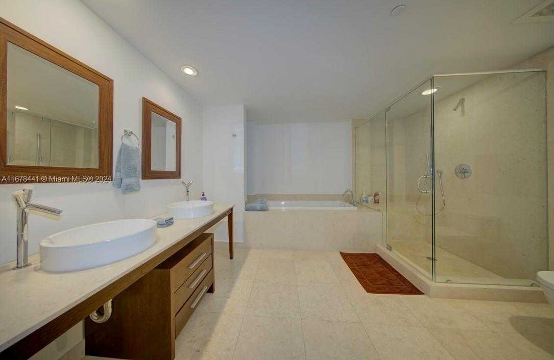 Small Image of 495 BRICKELL AVE #4004, Miami Number 21
