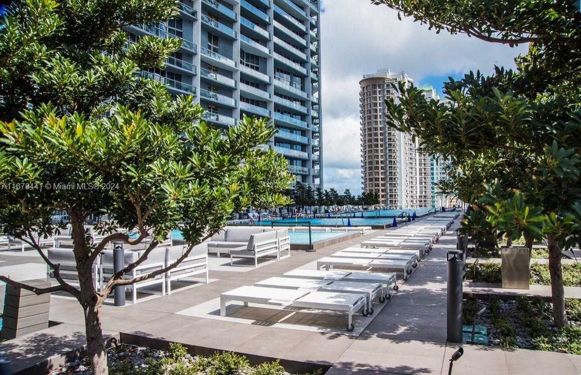 Small Image of 495 BRICKELL AVE #4004, Miami Number 7