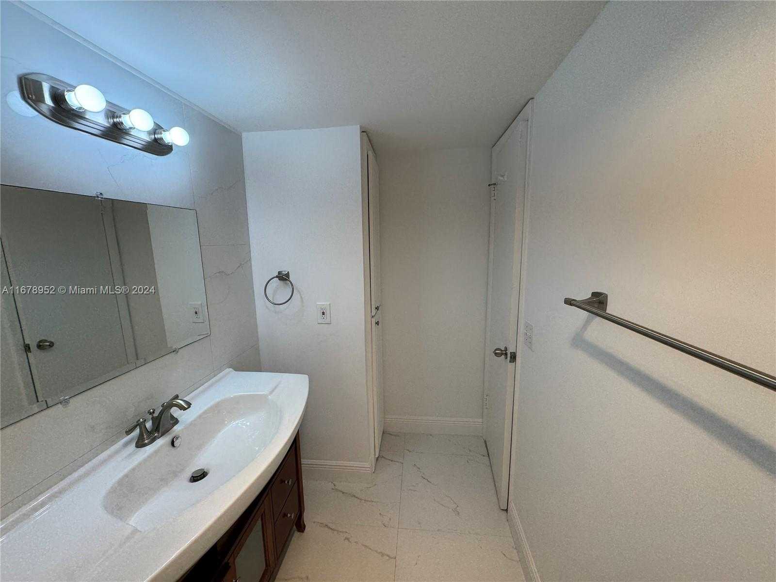 Small Image of 2999 POINT EAST DR #C614, Aventura Number 12