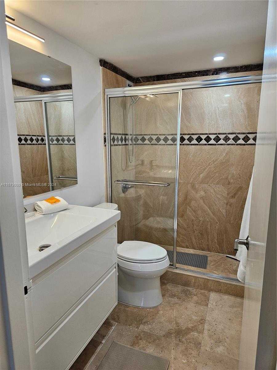 Small Image of 5601 COLLINS AVE #1605, Miami Beach Number 11