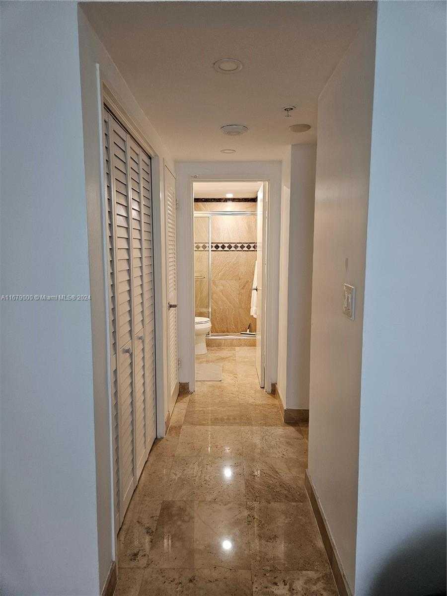 Small Image of 5601 COLLINS AVE #1605, Miami Beach Number 12