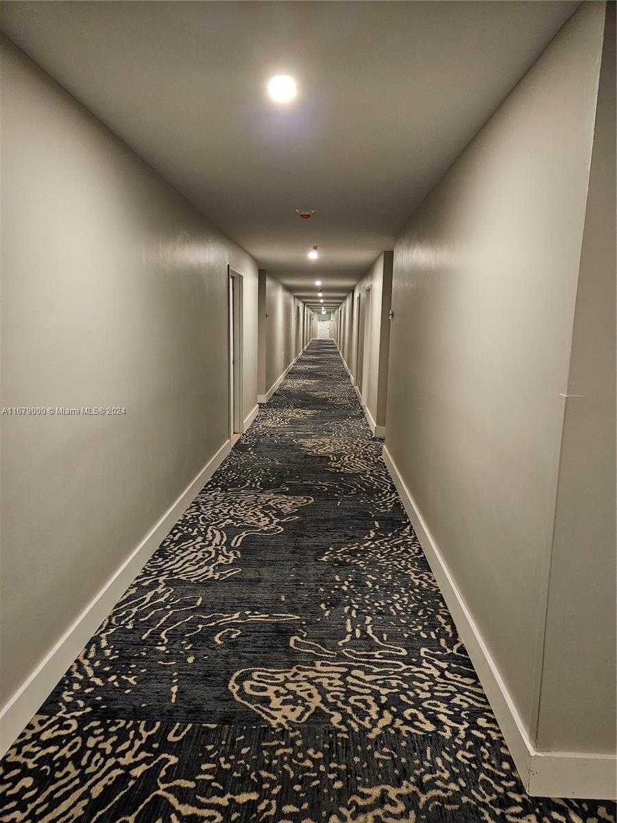 Small Image of 5601 COLLINS AVE #1605, Miami Beach Number 17