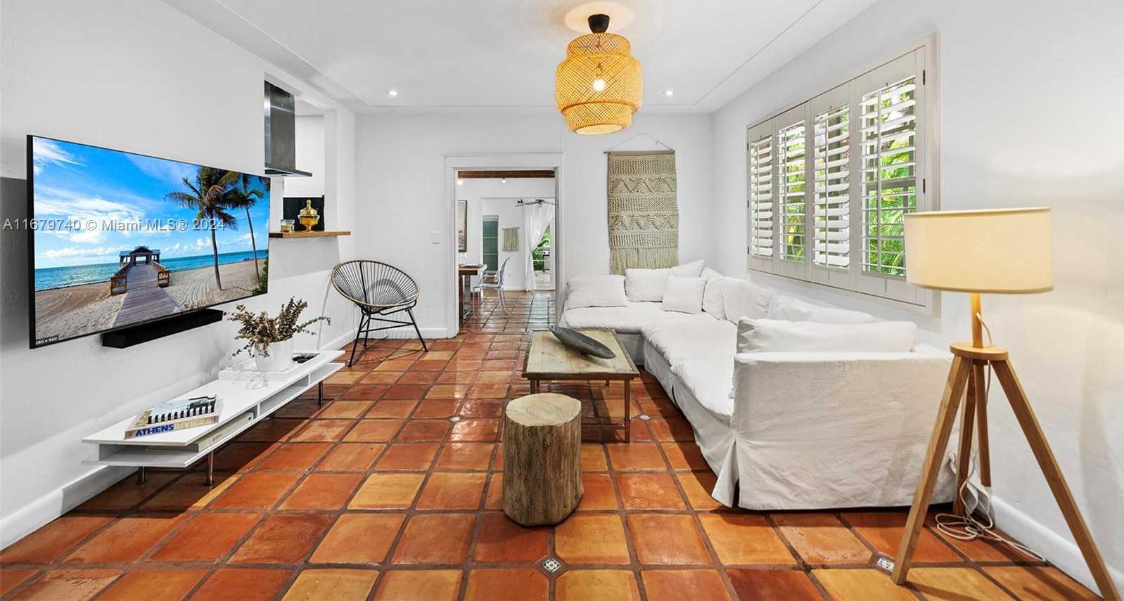 Small Image of 2560 INAGUA AVE, Miami Number 14