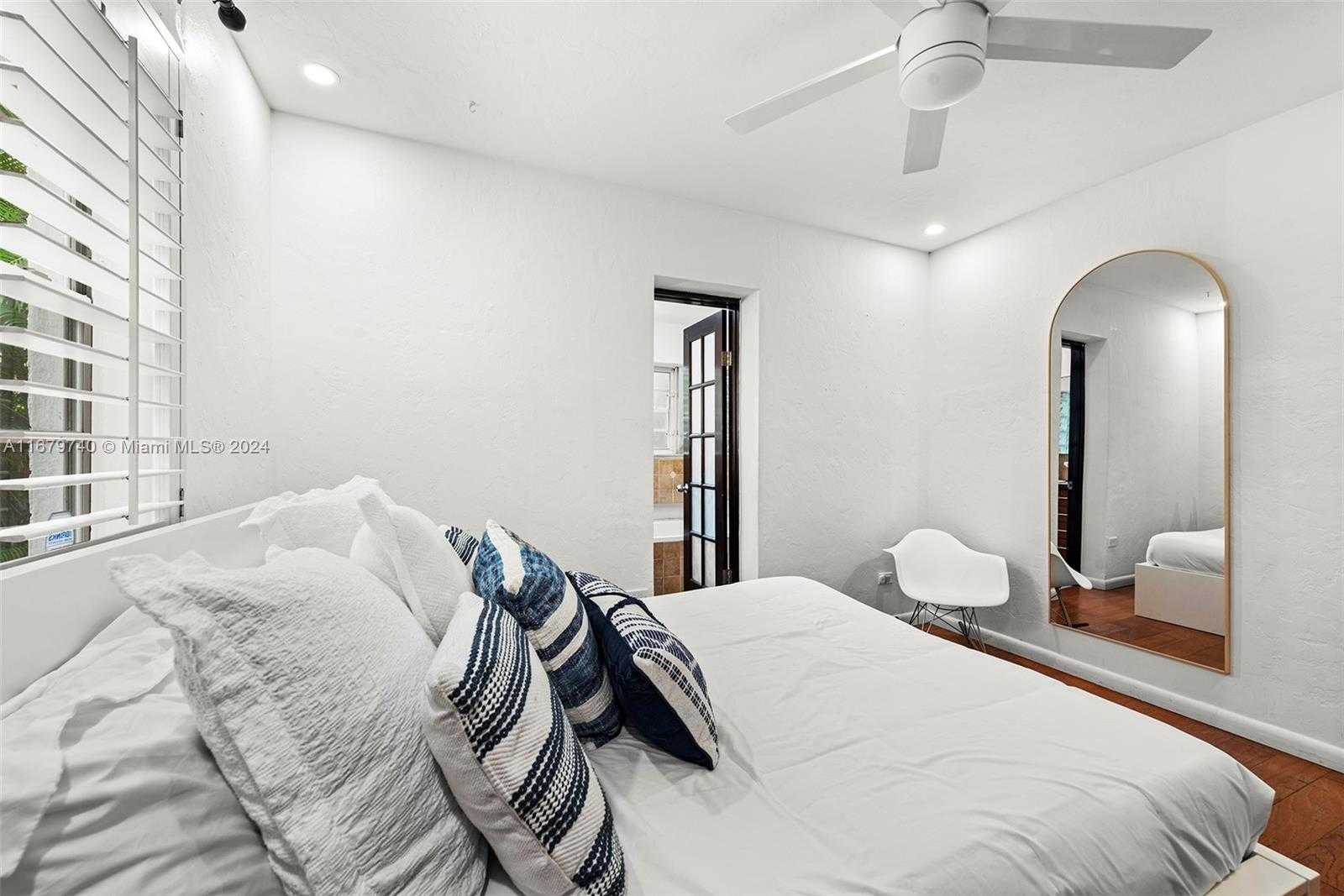 Small Image of 2560 INAGUA AVE, Miami Number 21