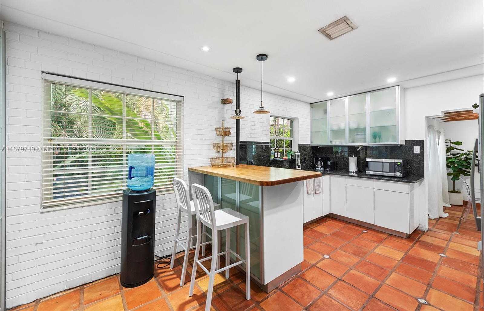 Small Image of 2560 INAGUA AVE, Miami Number 25