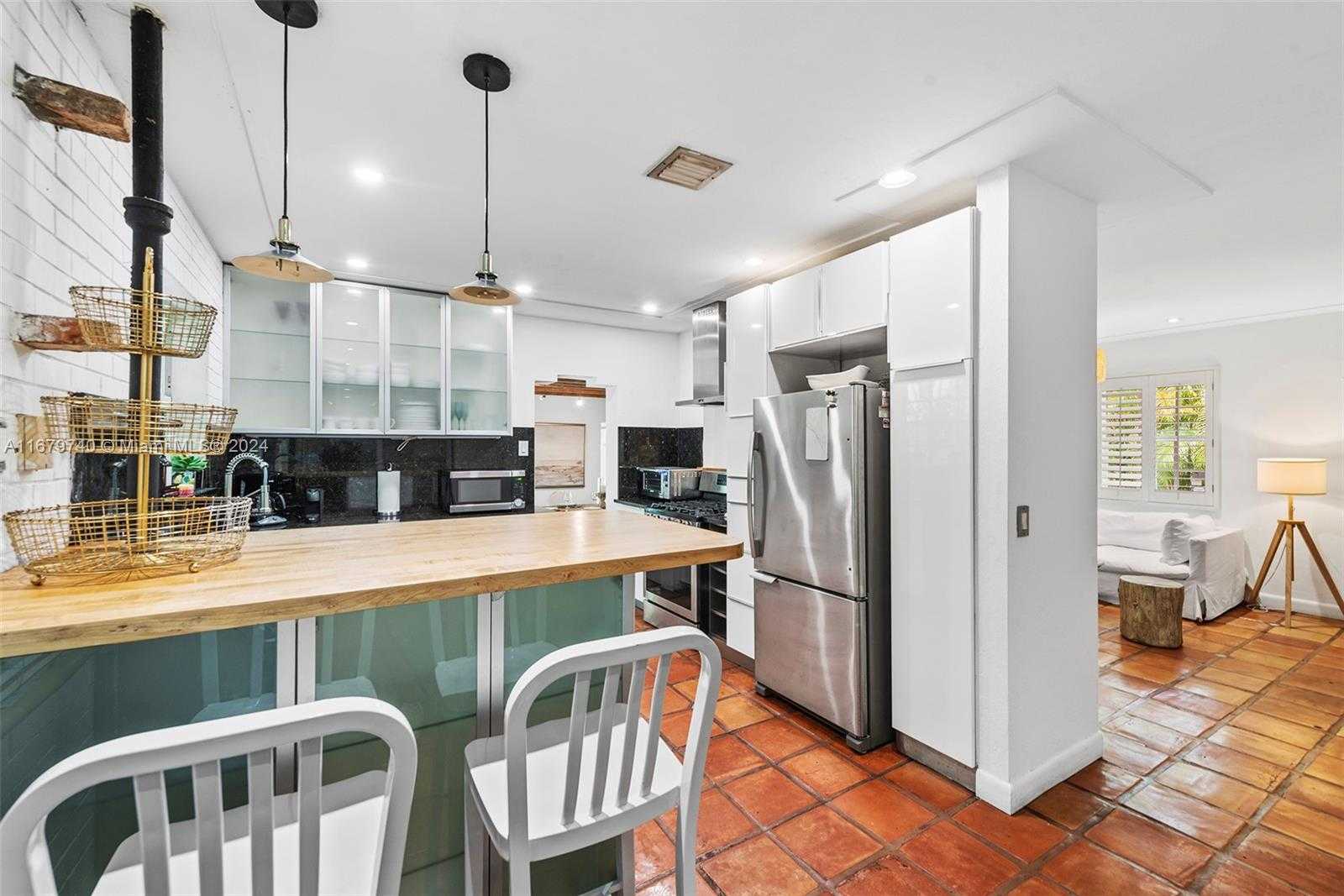 Small Image of 2560 INAGUA AVE, Miami Number 26