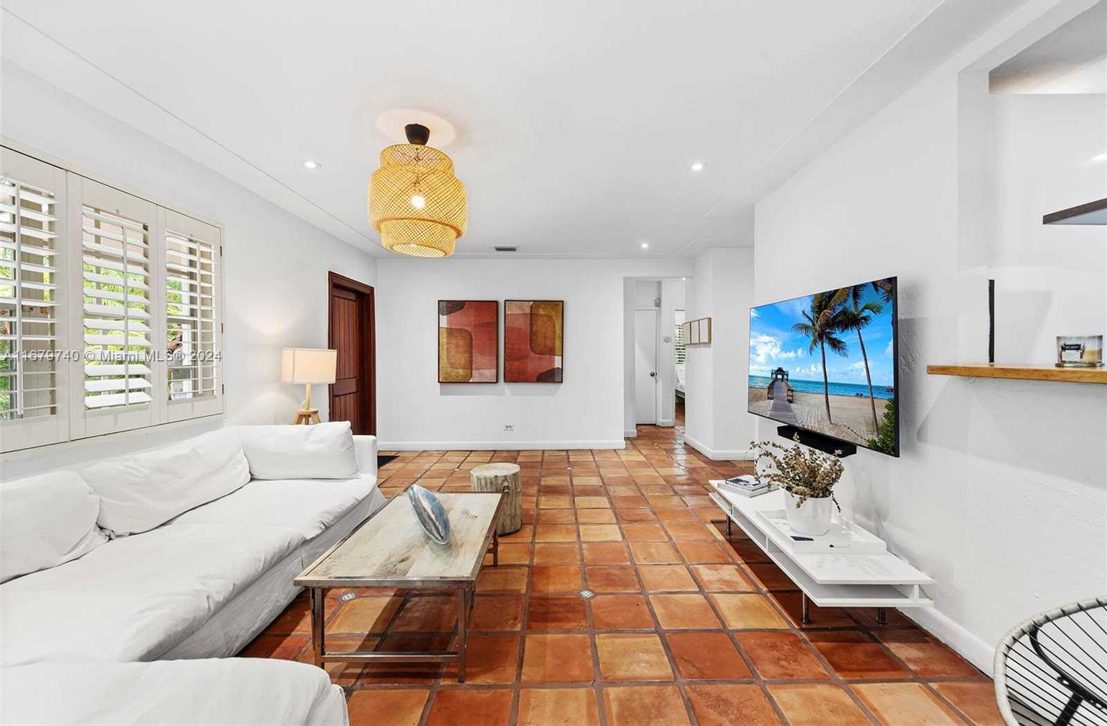 Small Image of 2560 INAGUA AVE, Miami Number 30
