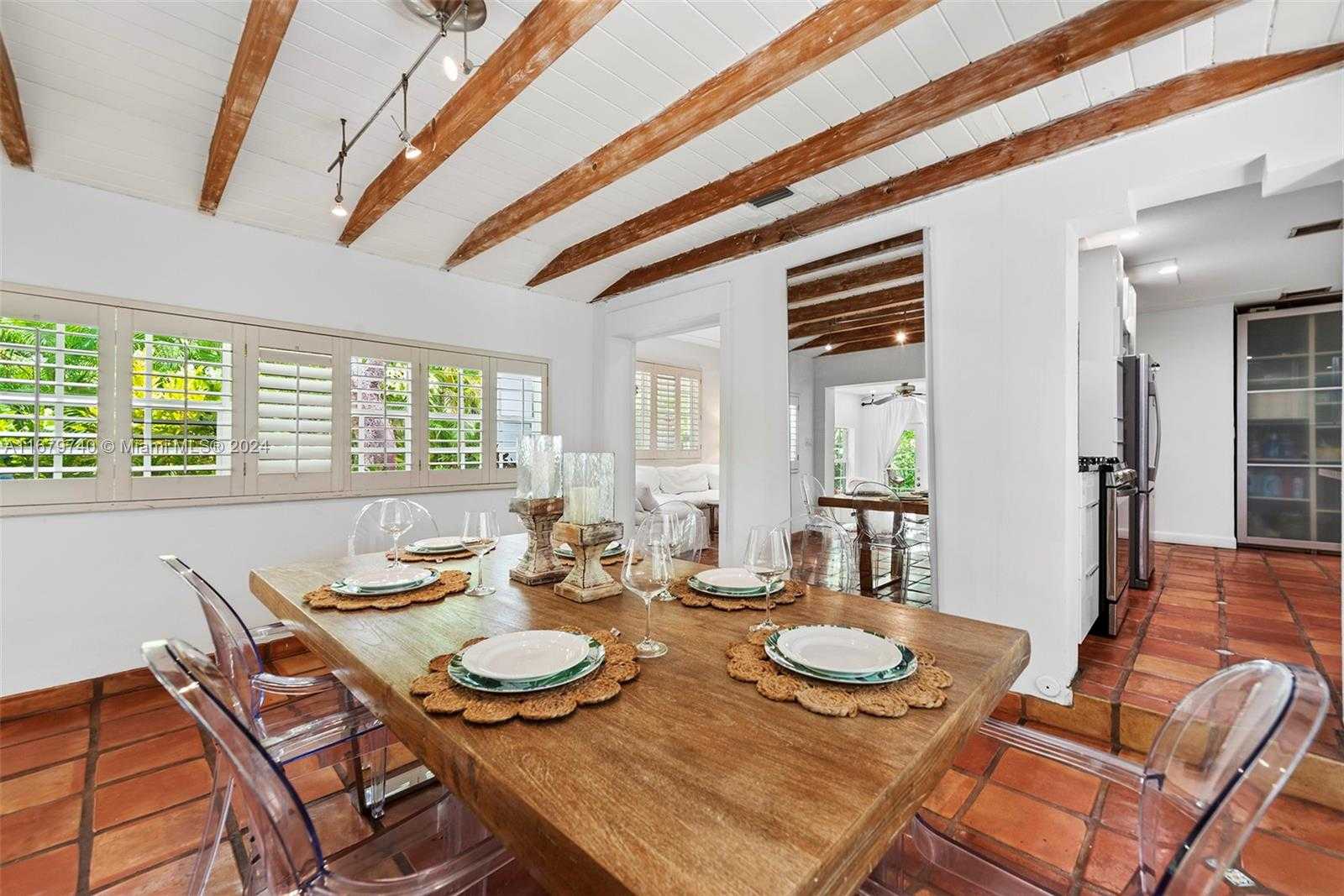 Small Image of 2560 INAGUA AVE, Miami Number 31