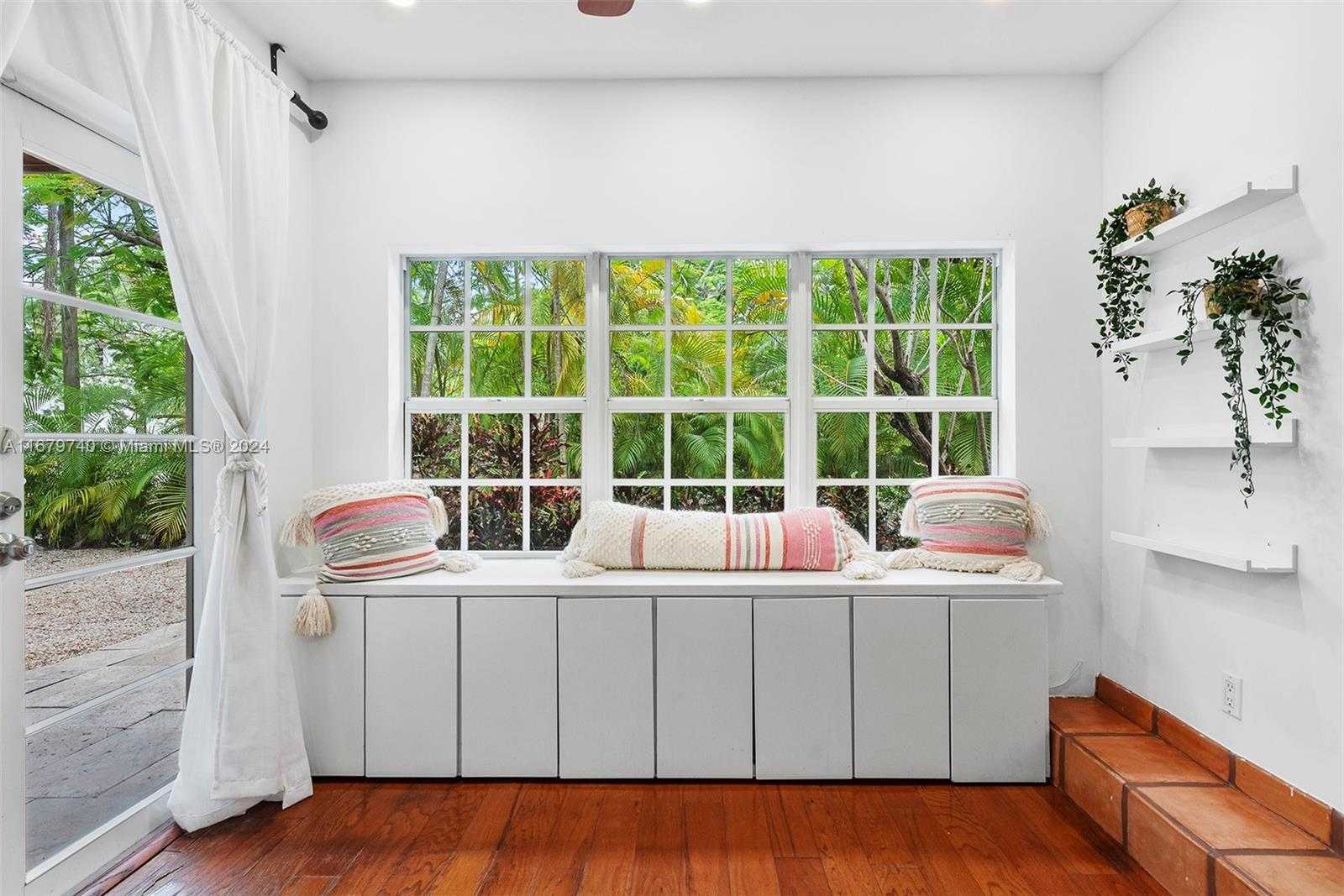 Small Image of 2560 INAGUA AVE, Miami Number 36