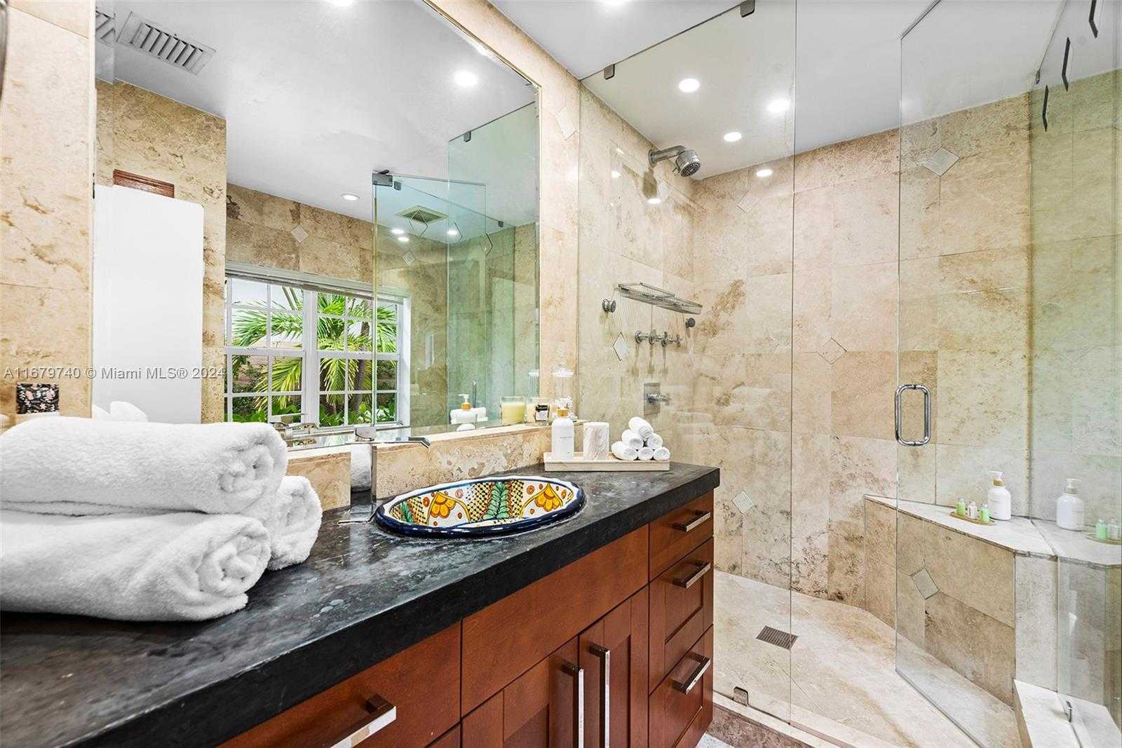 Small Image of 2560 INAGUA AVE, Miami Number 38