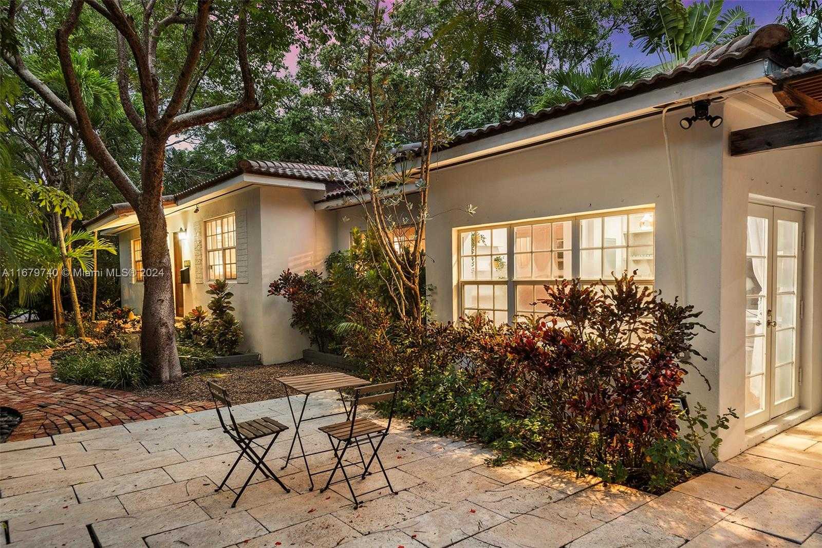 Small Image of 2560 INAGUA AVE, Miami Number 46