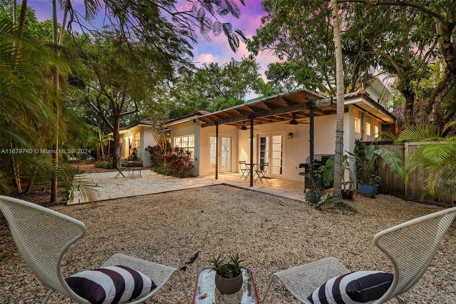 Small Image of 2560 INAGUA AVE, Miami Number 47