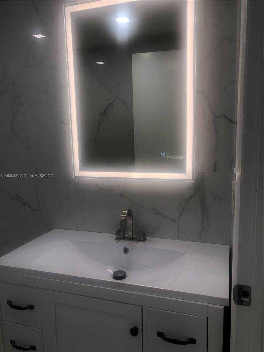 Small Image of 10185 COLLINS AVE #309, Bal Harbour Number 12