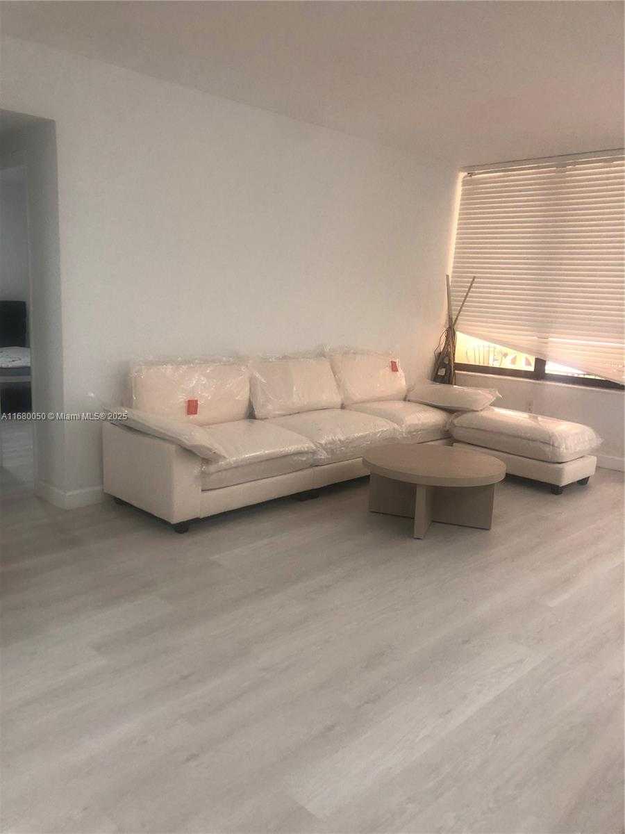 Small Image of 10185 COLLINS AVE #309, Bal Harbour Number 3