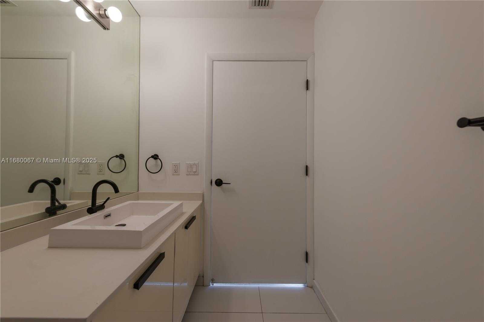 Small Image of 151 SOUTH EAST 1ST ST #2205, Miami Number 23