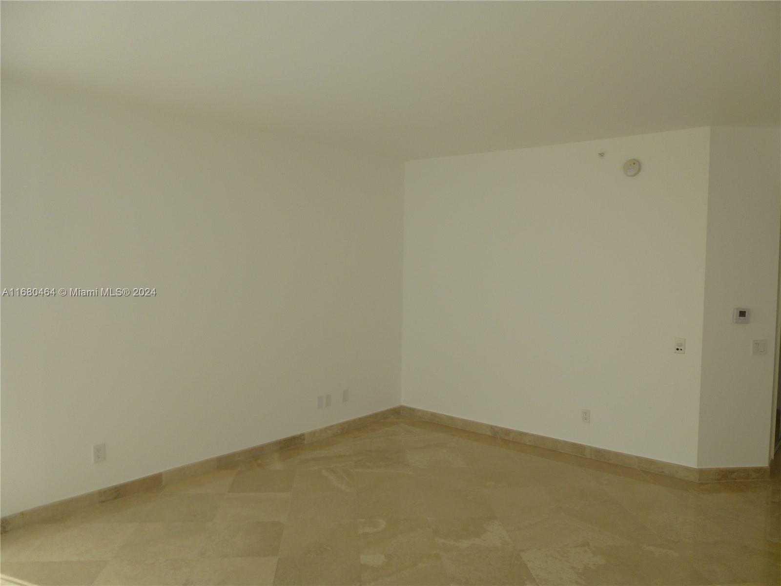 Small Image of 21050 #2906, Aventura Number 15