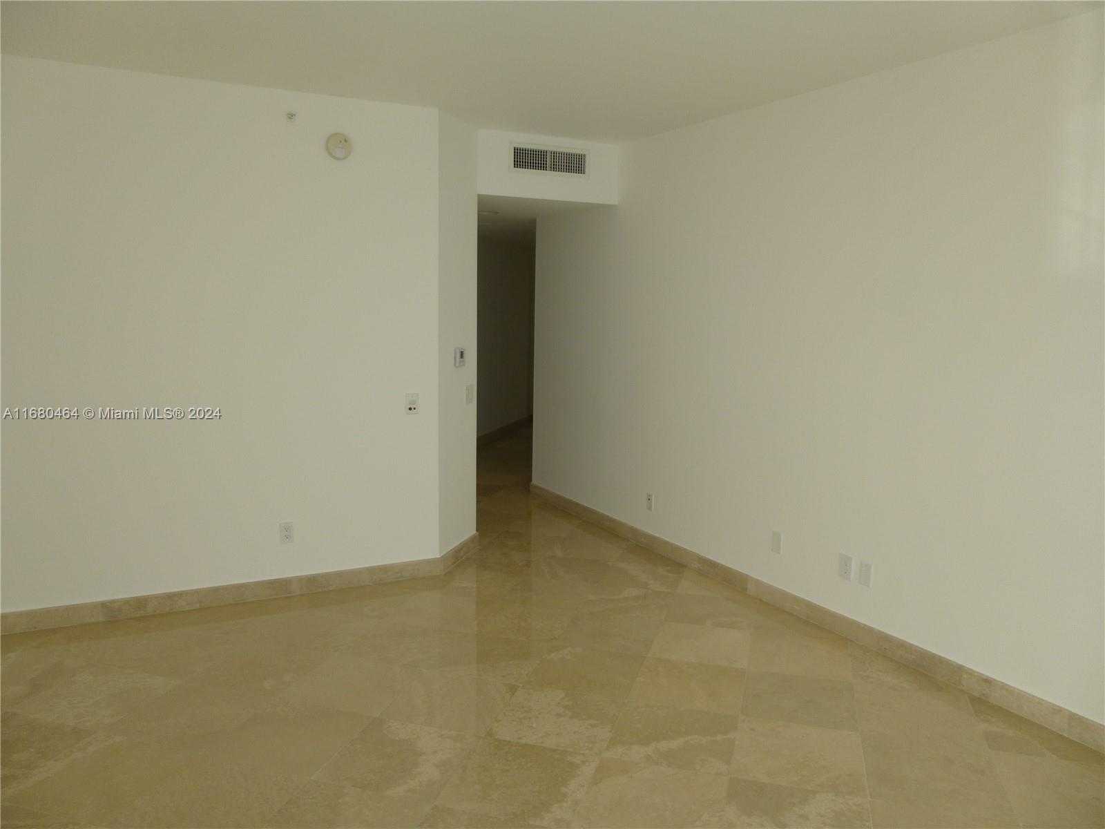 Small Image of 21050 #2906, Aventura Number 16