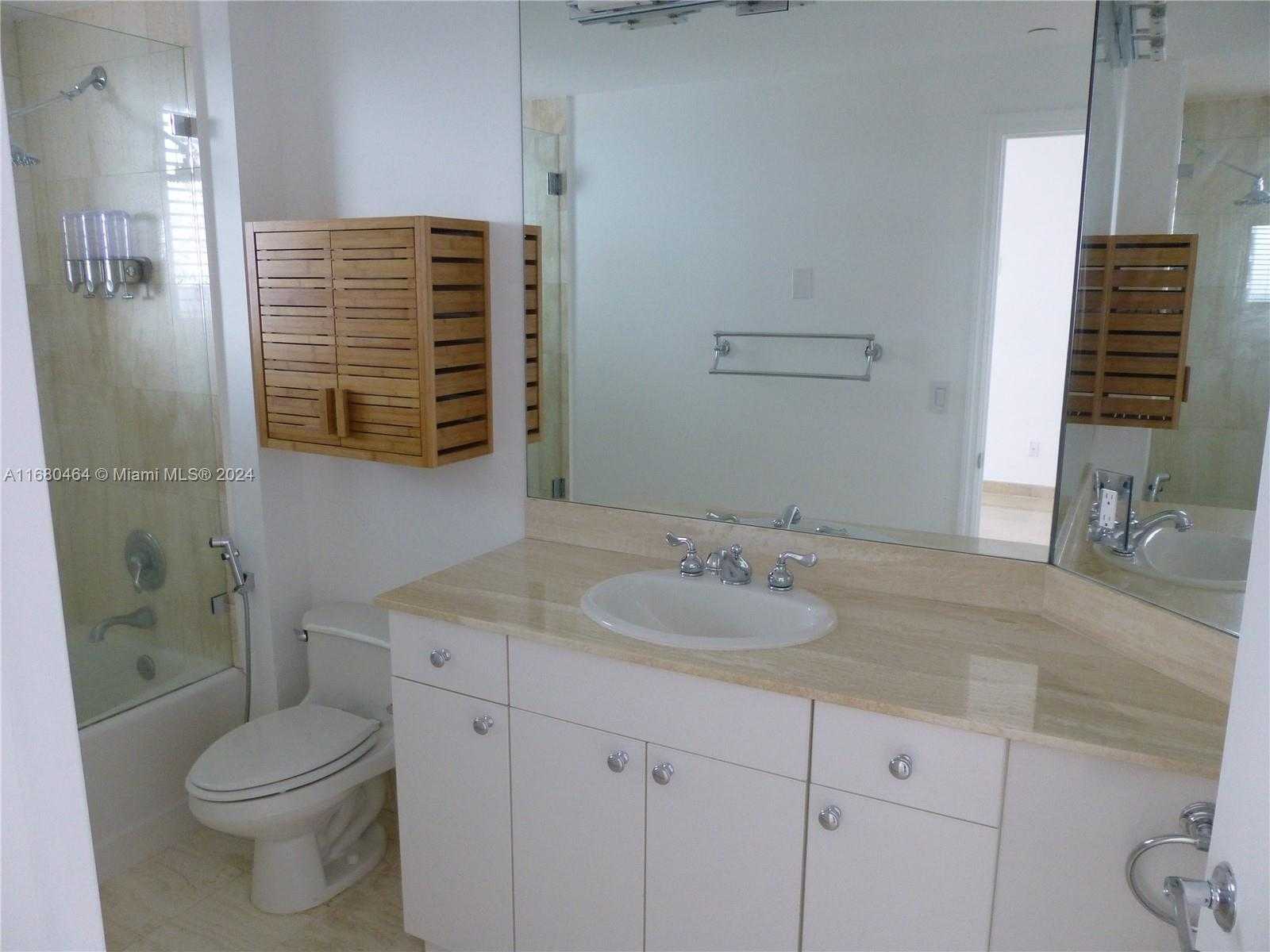 Small Image of 21050 #2906, Aventura Number 29