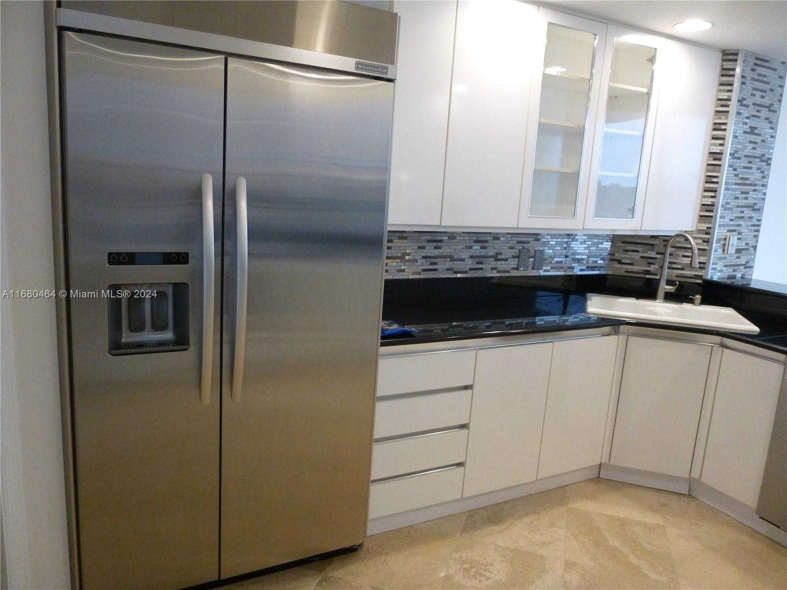 Small Image of 21050 #2906, Aventura Number 30