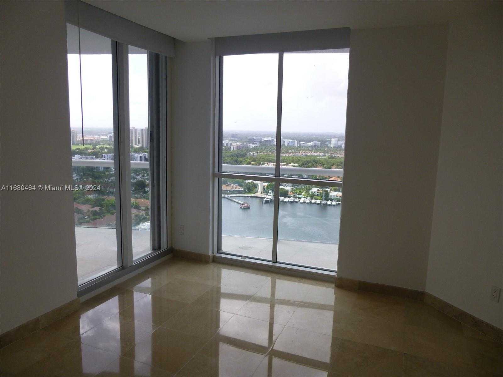 Small Image of 21050 #2906, Aventura Number 6
