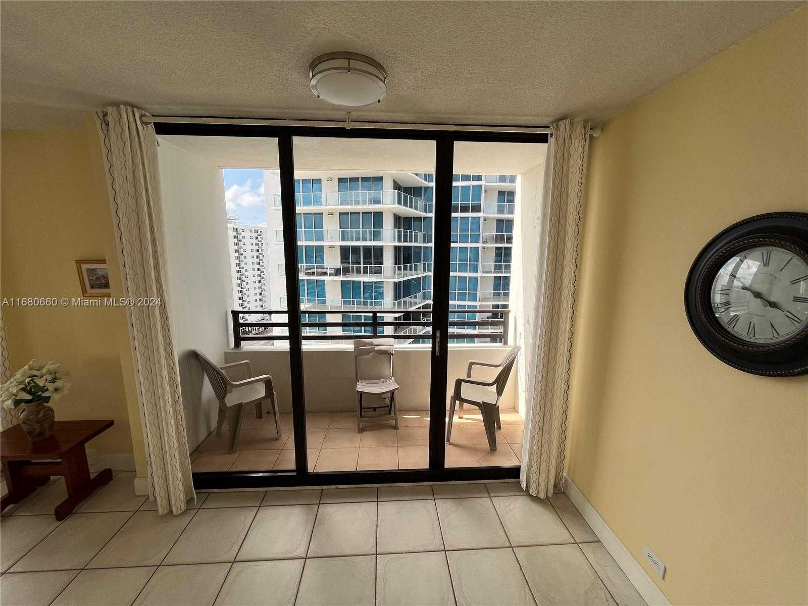 Small Image of 3505 #1405, Hollywood Number 5