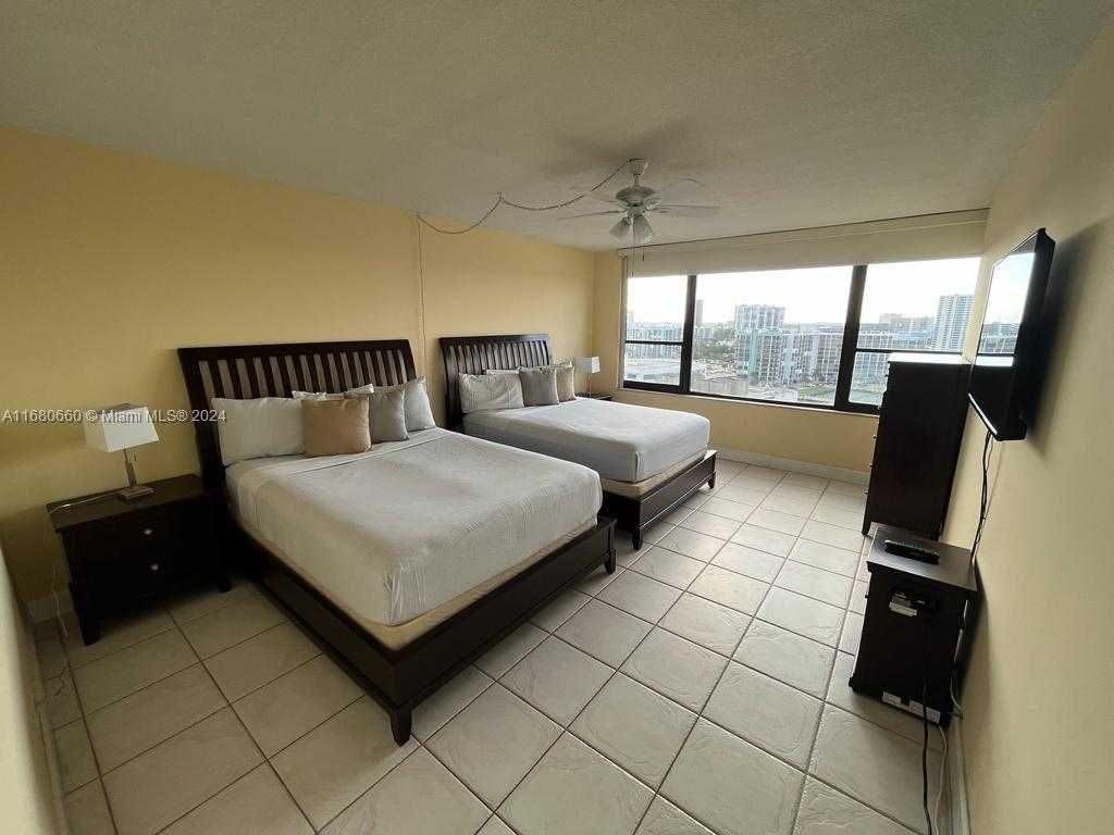 Small Image of 3505 #1405, Hollywood Number 6