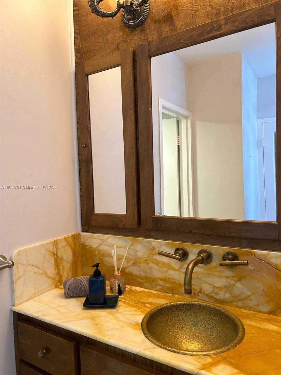 Small Image of 100 LINCOLN RD #608, Miami Beach Number 12