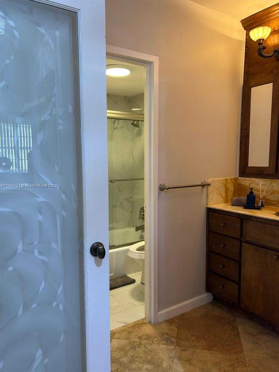 Small Image of 100 LINCOLN RD #608, Miami Beach Number 15