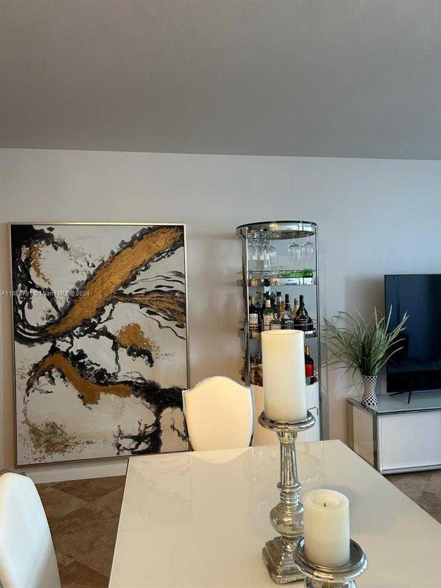 Small Image of 100 LINCOLN RD #608, Miami Beach Number 4