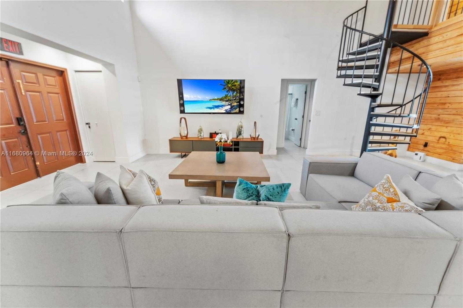 Small Image of 7536 WEST TREASURE DR, North Bay Village Number 15