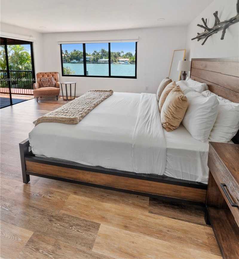 Small Image of 7536 WEST TREASURE DR, North Bay Village Number 30