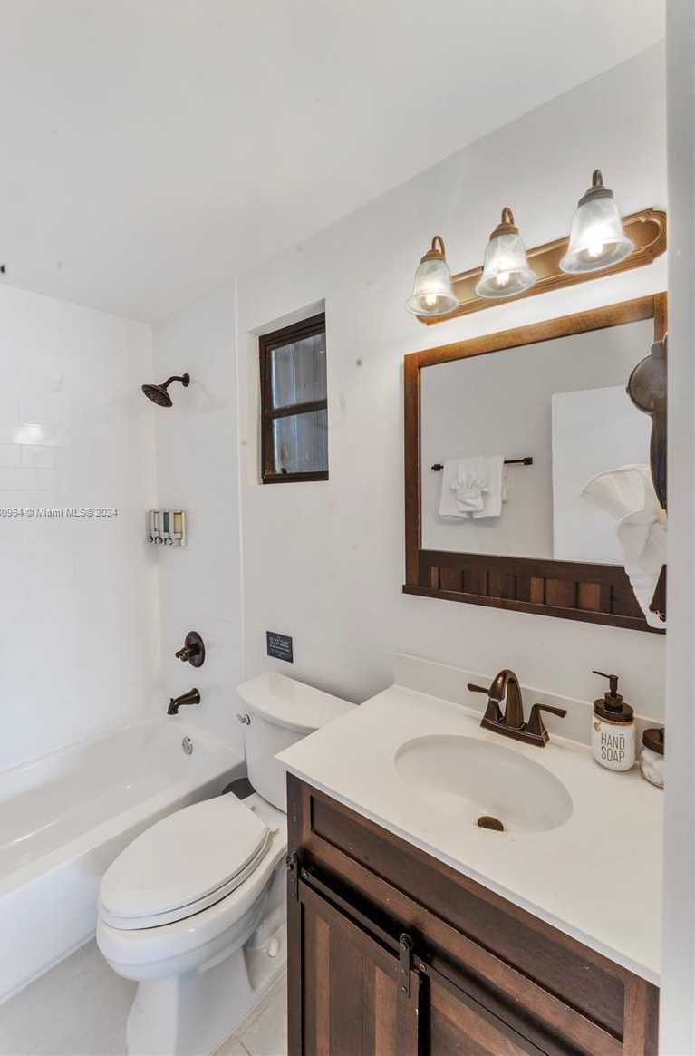 Small Image of 7536 WEST TREASURE DR, North Bay Village Number 39