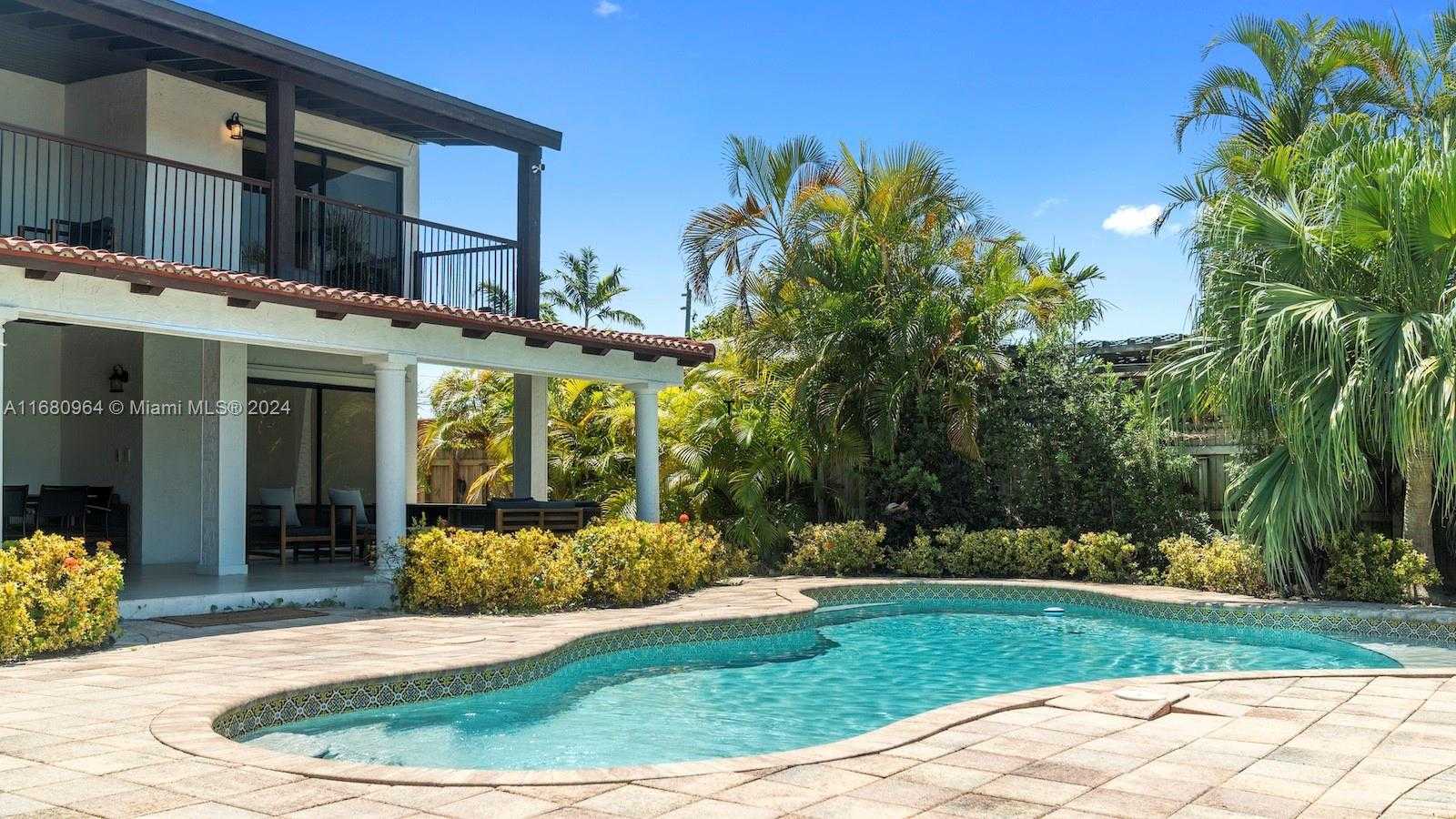 Small Image of 7536 WEST TREASURE DR, North Bay Village Number 45