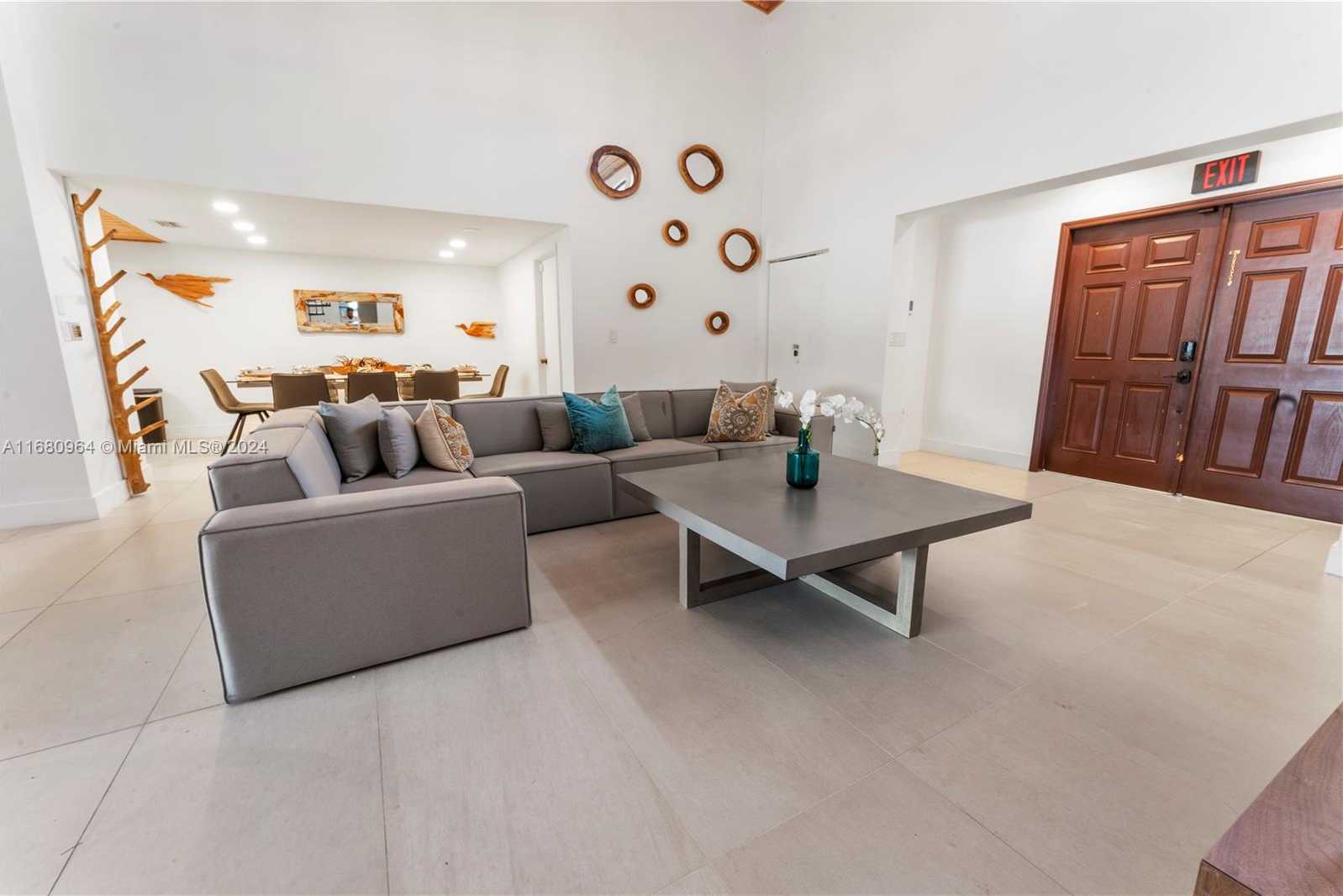 Small Image of 7536 WEST TREASURE DR, North Bay Village Number 6