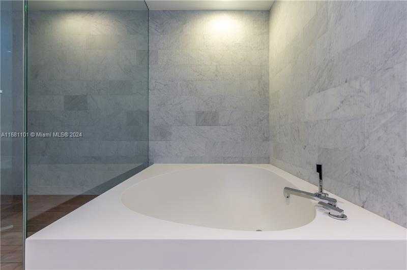 Small Image of 10203 COLLINS AVE #1105, Bal Harbour Number 18